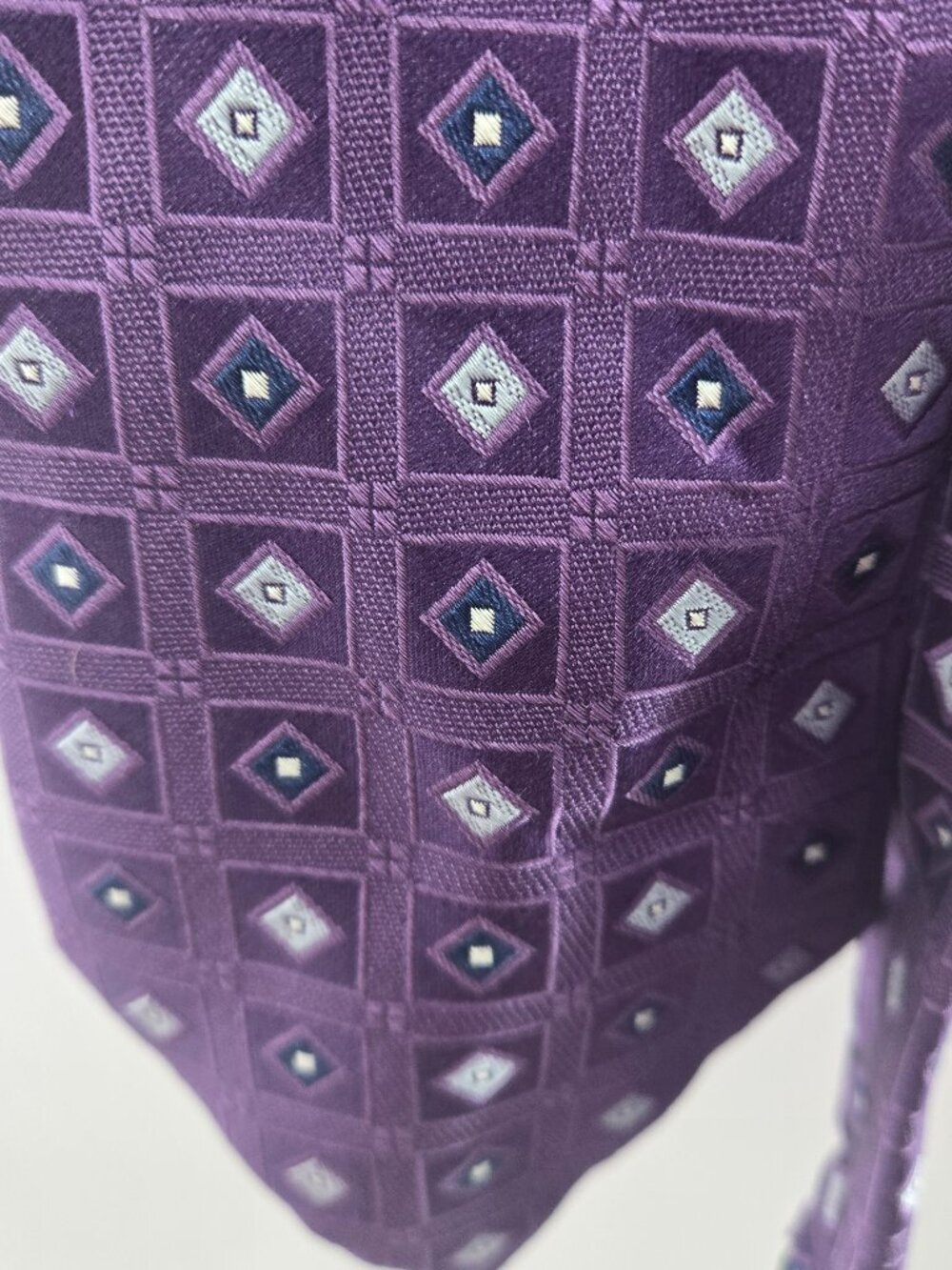 Van Heusen Silk Purple Lavender Geometric Tie 60"